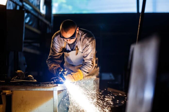 La solución de Solvik Iron Solution para cubrir demandas temporales: personal especializado en trabajos metálicos