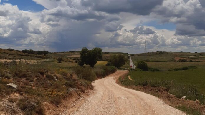 Camino rural de Valdaracete después