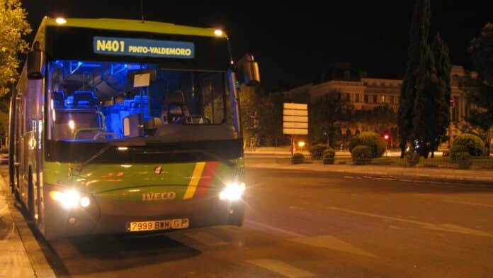 Autobús interurbano nocturno Atocha N401