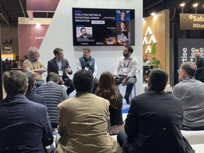 El concejal delegado de Innovación y Emprendimiento, Ángel Niño, durante la presentación del proyecto de entorno controlado de prueba, pionero en la capital