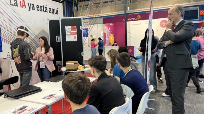 El consejero Miguel López-Valverde en IFEMA en la Feria Madrid es Ciencia