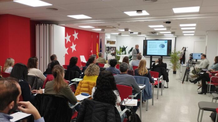 asistentes en aula celebración jornada IRSST