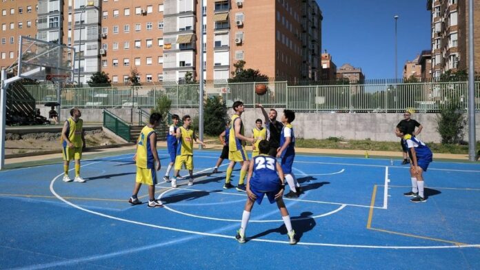 Imagen de archivo de un partido de baloncesto en Villaverde