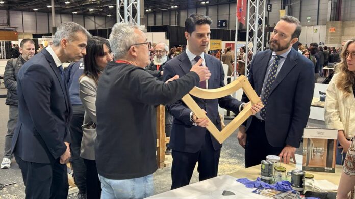 El consejero Emilio Viciana en la competición de Formación Profesional MadridSkills