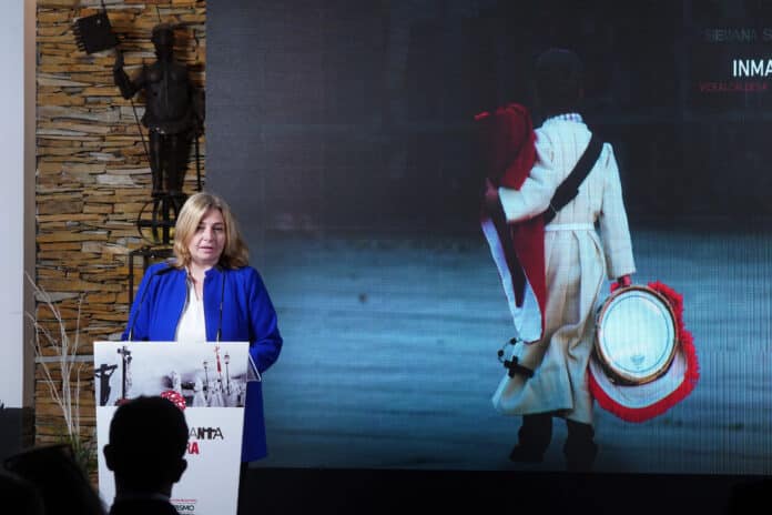 La vicealcaldesa, Inma Sanz, durante la presentación de la Semana Santa de Zamora 2025 en Madrid