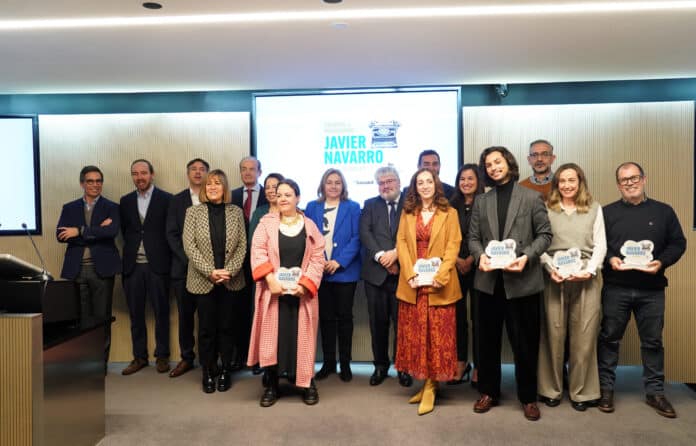 La vicealcaldesa, Inma Sanz, con algunos de los premiados en la III edición de los Premios de Periodismo Javier Navarro de la Asociación para la Defensa de la Marca (ANDEMA)