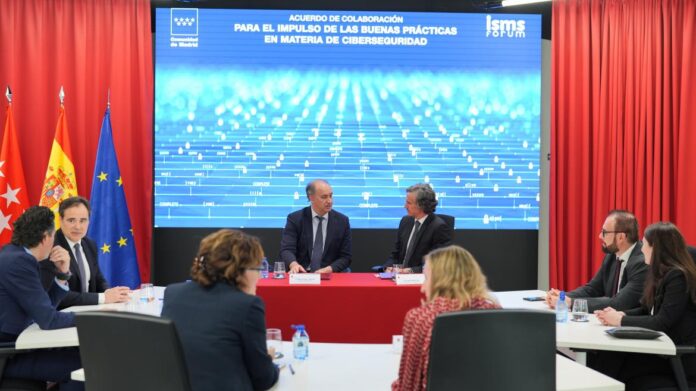 La Comunidad de Madrid firma un acuerdo para formar y sensibilizar a ciudadanos y empresas sobre los riesgos y desafíos del entorno digital