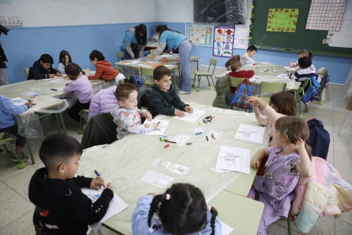 CEIP Santo Domingo, en el distrito de Puente de Vallecas, uno de los campamentos abiertos para facilitar la conciliación en Semana Santa1