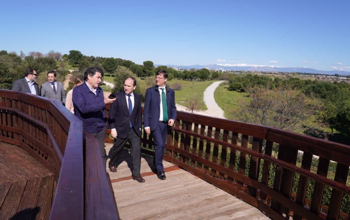 Momento de la visita al parque forestal Valdebebas-Felipe VI