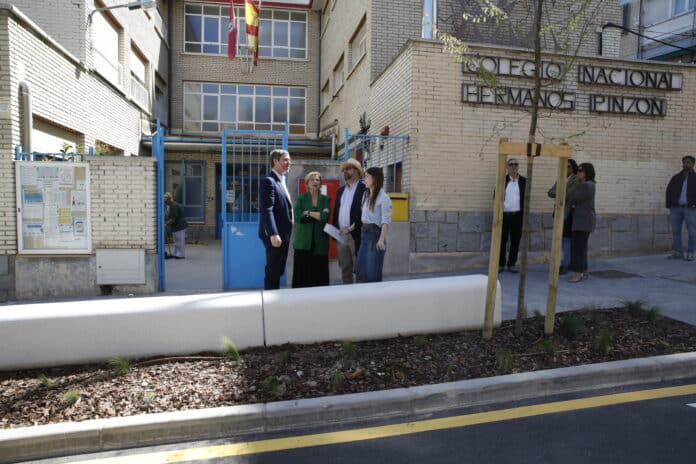 Visita al entorno del CEIP Hermanos Pinzón y del Centro Municipal de Mayores Campamento