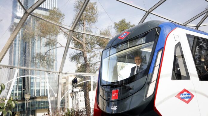 El consejero de Vivienda, Transportes e Infraestructuras