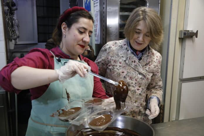 Demostración del proceso creativo y artesanal de los huevos de Pascua