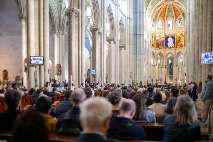 1.200 personas disfrutaron del concierto de Semana Santa de la Banda Sinfónica Municipal en la Catedral de la Almudena1
