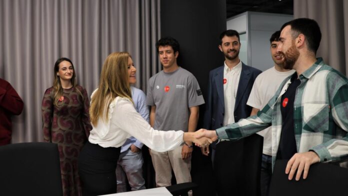 La consejera Ana Dávila durante la entrega de los Premios Emprendimiento Joven Carné Joven