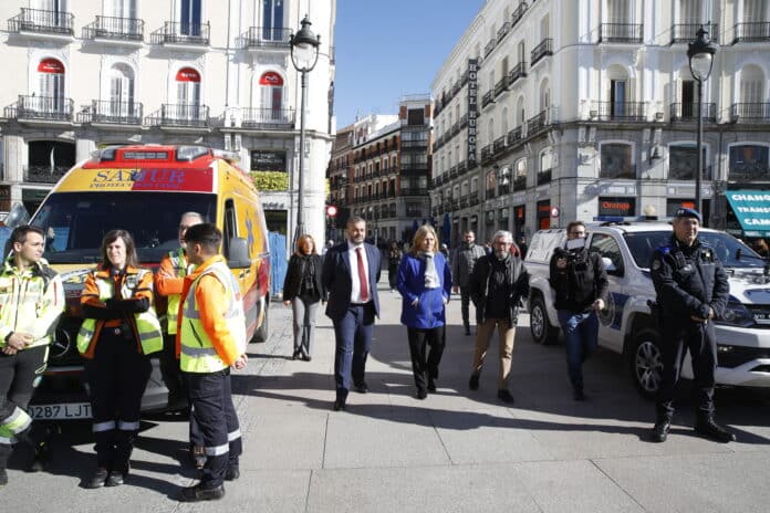 Sanz y Segura en la visita al dispositivo de Seguridad y Emergencias de Semana Santa