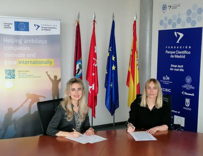 Firma del acuerdo entre el Parque Científico de Madrid y ClarkeModet para apoyar a startups y scaleups deep tech.