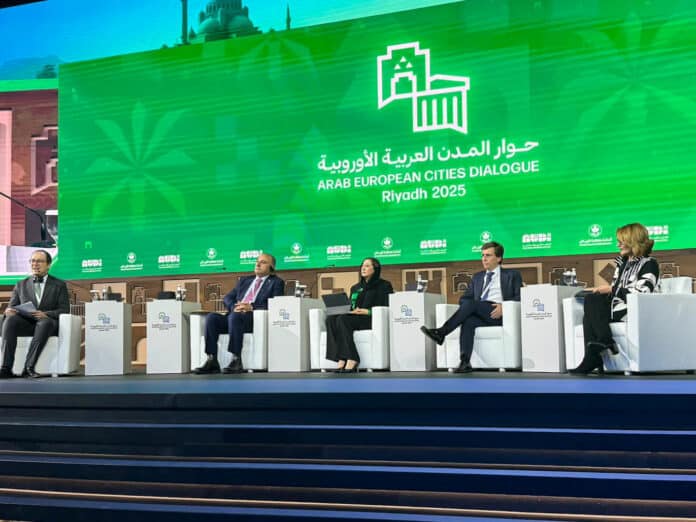 Almeida en el  I Foro de Diálogo de Ciudades Árabe-Europeas 