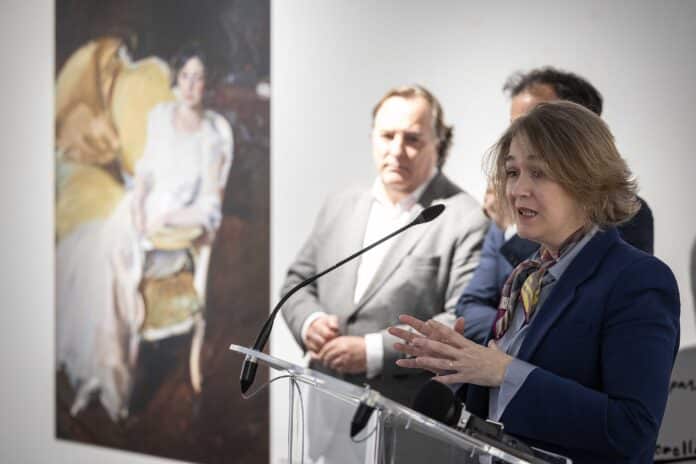 La delegada de Cultura, Turismo y Deporte, Marta Rivera de la Cruz, durante el descubrimiento