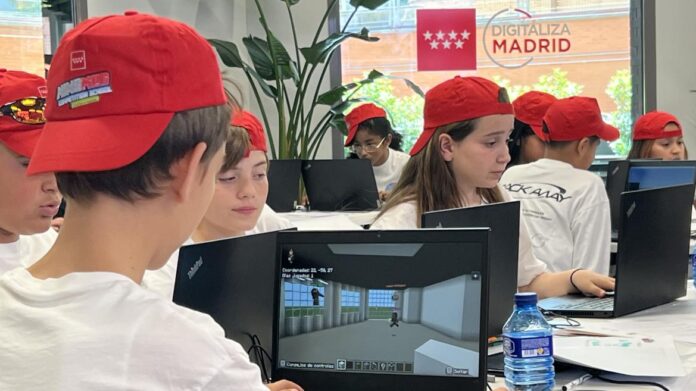 Alumnos participantes en la final de MineMad Competition School 2025