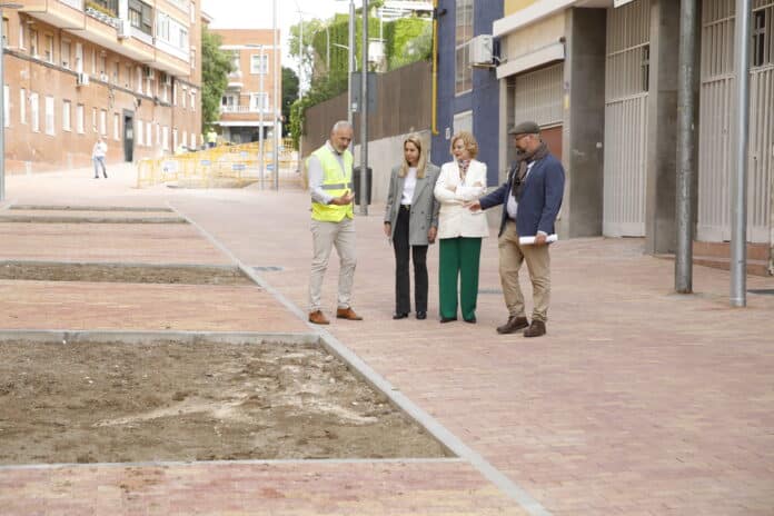 Visita a los trabajos de consolidación de la peatonalización de la calle de los Misterios