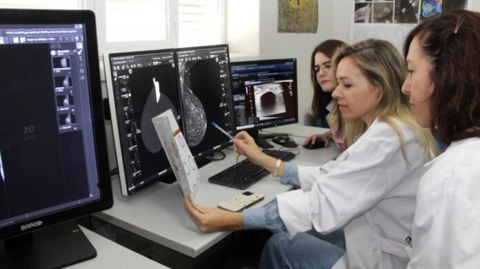 El Servicio RX del Clínico San Carlos dispone del mayor arsenal terapéutico frente al cáncer de mama