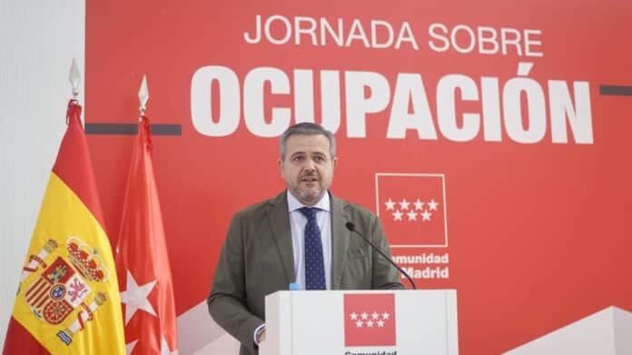 El consejero Jorge Rodrigo en una jornada sobre ocupación de viviendas