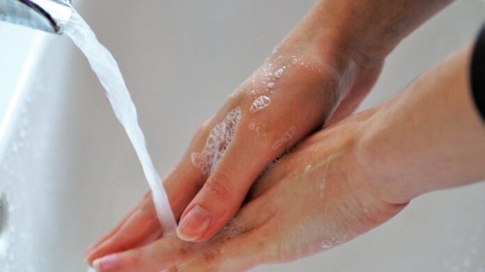 Higiene de Manos con agua y jabón