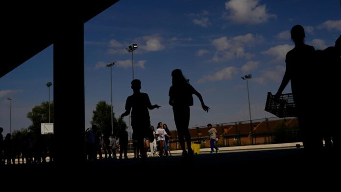 Díaz Ayuso destaca la inversión de más de 100 millones de euros para 8000 nuevas plazas escolares públicas en colegios e institutos del sur