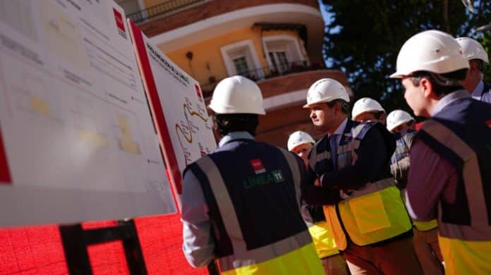 El consejero de Vivienda, Transportes e Infraestructuras