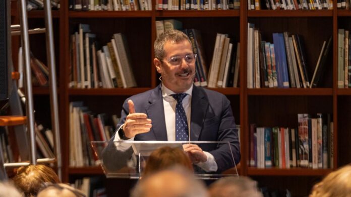 El consejero De Paco Serrano