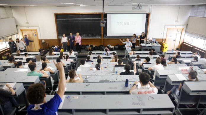 El consejero de Educación