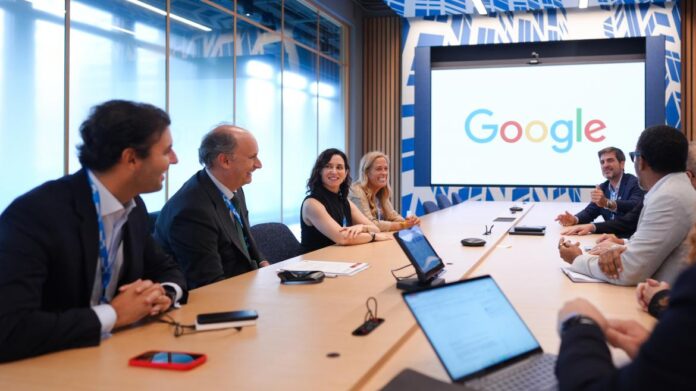 Díaz Ayuso renueva el convenio con Google para que todos los colegios públicos madrileños utilicen herramientas educativas basadas en la IA