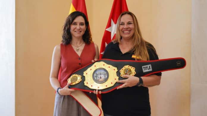 La presidenta Isabel Díaz Ayuso con Cristina Álvarez