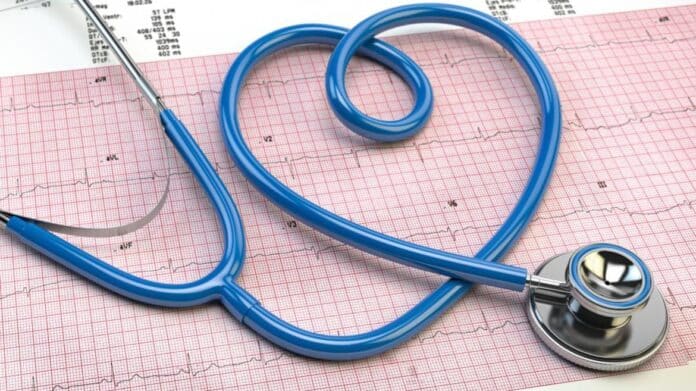 Imagen de un corazón hecha con un fonendo