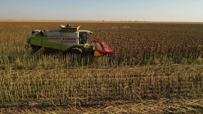 Firmamos un convenio con la Unión de Cooperativas Agrarias Madrileñas para modernizar el sector