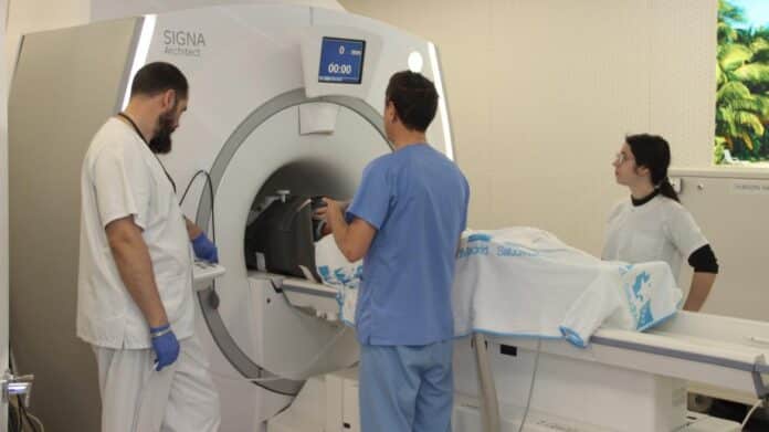 El Clínico aplica ultrasonidos de alta intensidad para tratar la neuralgia del trigémino refractario