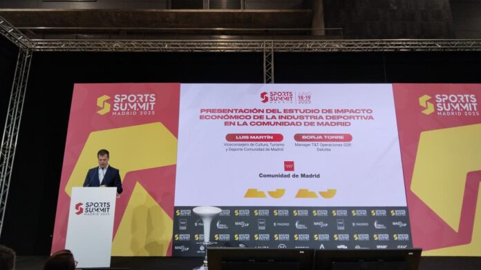 El viceconsejero Luis Martín en la inauguración del Sports Summit Madrid 2025