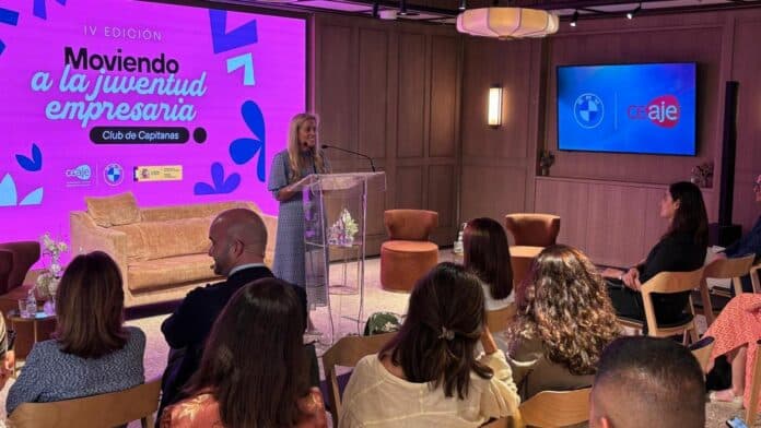 La consejera Rocío Albert en una jornada sobre emprendimiento de CEAJE y BMW