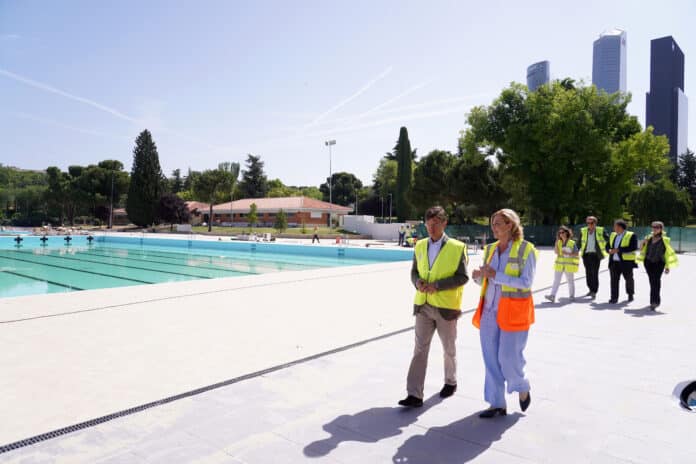 Visita a los trabajos de reforma integral de la piscina de verano del Centro Deportivo Municipal Vicente del Bosque