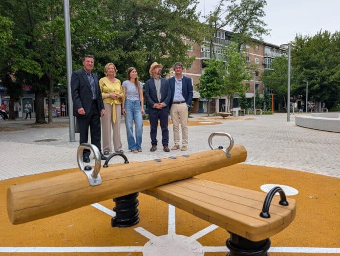 Visita a la recién reformada plaza de San Pol de Mar
