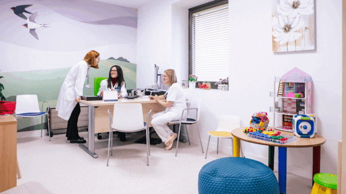 Imagen de profesionales en el nuevo espacio del Hospital Universitario Ramón y Cajal