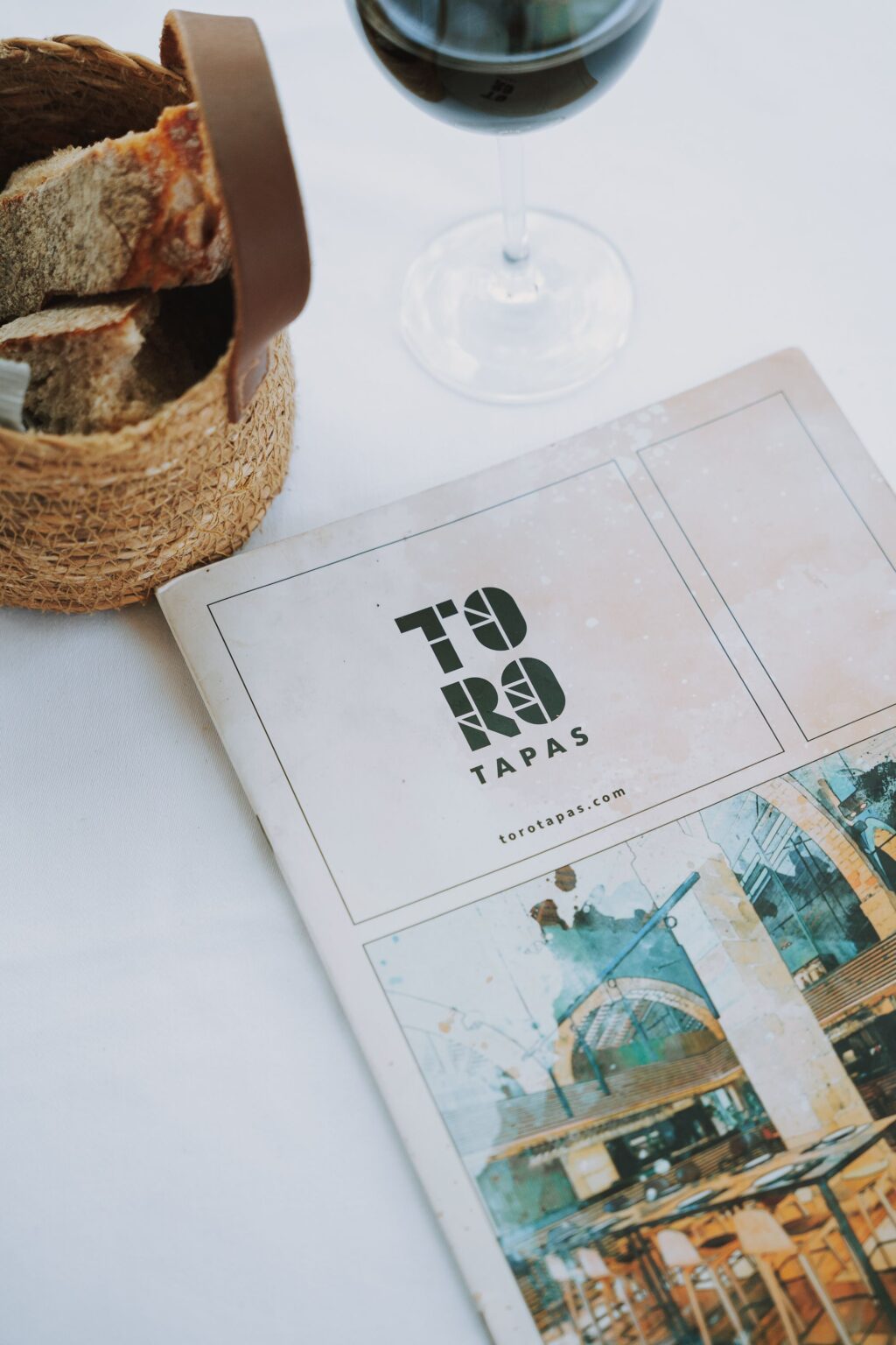 Toro Tapas recibe el verano con el alma de Cádiz en cada plato