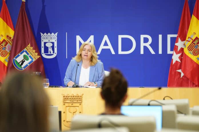 La vicealcaldesa y alcaldesa en funciones, Inma Sanz, durante la rueda de prensa