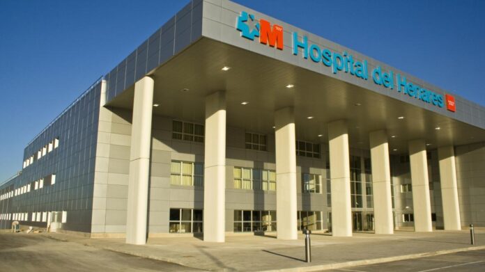 Fachada del hospital del Henares