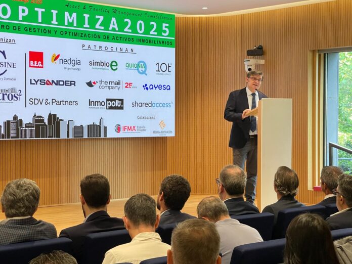 El delegado de Políticas de Vivienda, Álvaro González, en la inauguración de OPTIMIZA 2925
