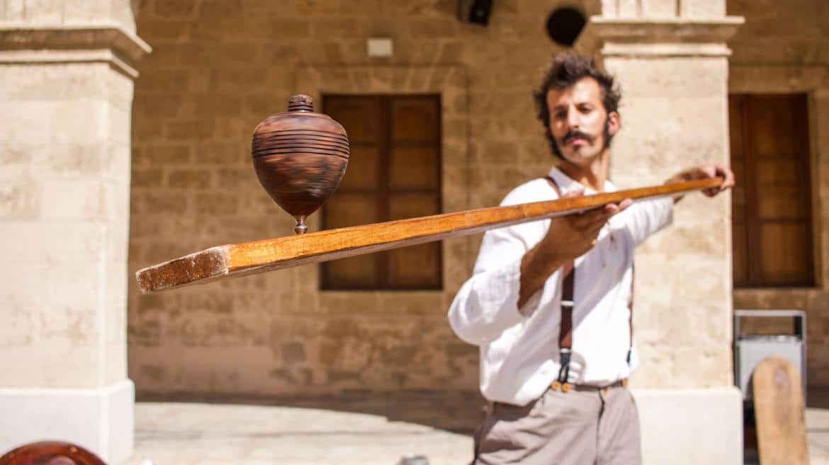 Inauguran «Arte Vivo en la Plaza» y concluye el festival «Ópera a Quemarropa» en Madrid.
