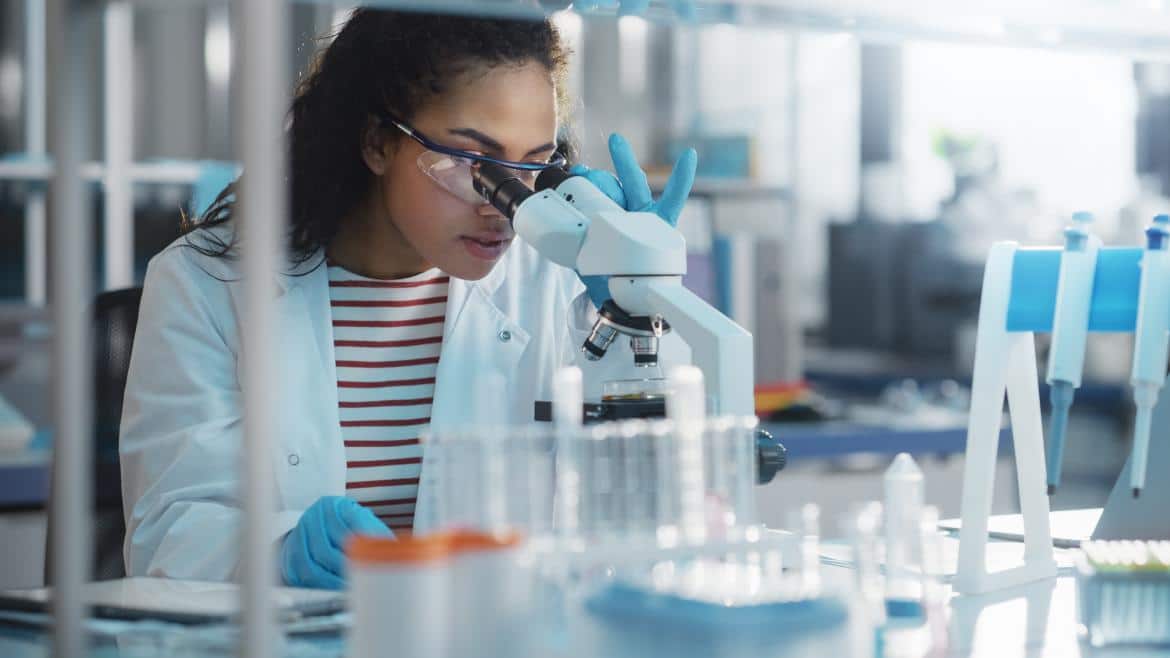 La Comunidad de Madrid Facilita Becas para Investigadores Complutenses en Harvard y Cambridge