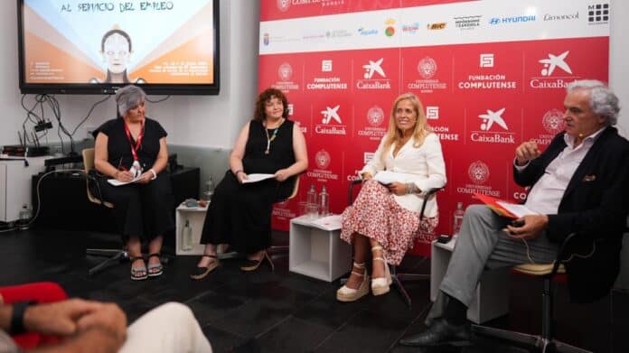 La consejera Rocío Albert en el curso Impacto de la digitalización y la IA en el mercado laboral