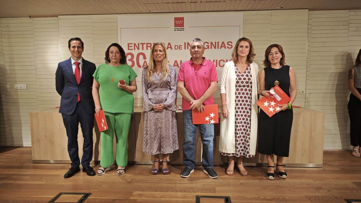 Madrid honra a sus empleados públicos con más de 30 años de servicio ciudadano