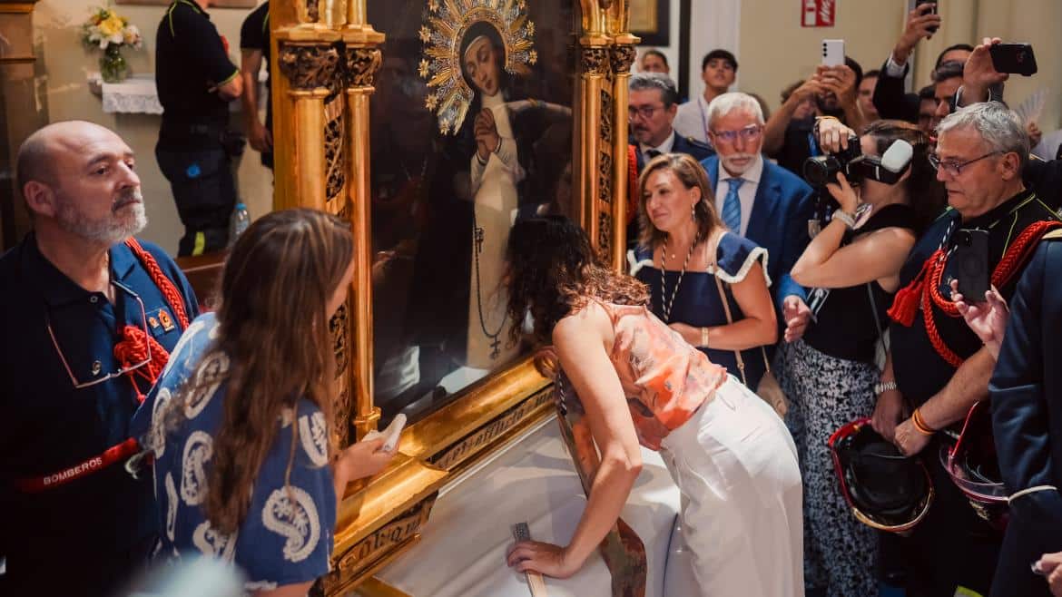 Díaz Ayuso Encabeza Celebraciones en Honor a la Virgen de la Paloma